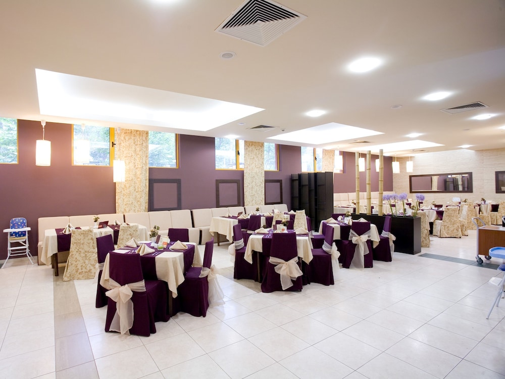 Atlas Hotel — Restaurant & bars in Golden Sands, Varna Region