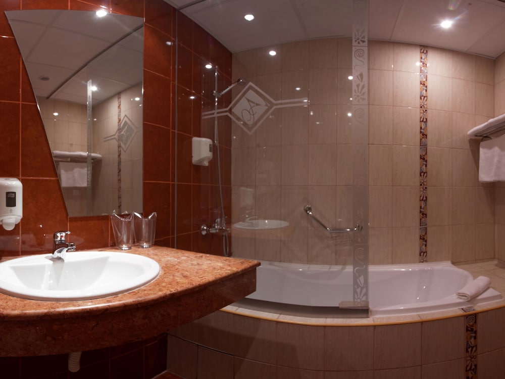 Atlas Hotel — Hotel rooms in Golden Sands, Varna Region