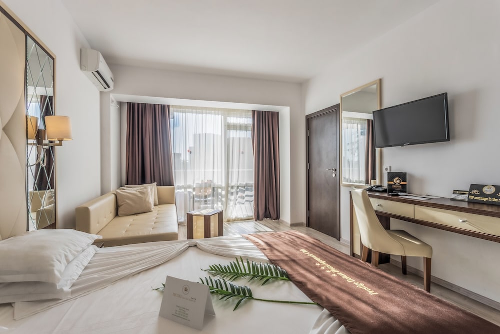 Prestige Deluxe Hotel & Aquapark Club - All Inclusive — Hotel rooms in Golden Sands, Varna Region