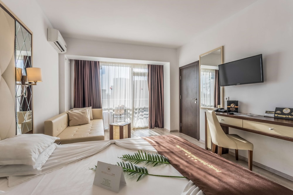 Prestige Deluxe Hotel & Aquapark Club - All Inclusive — Hotel rooms in Golden Sands, Varna Region