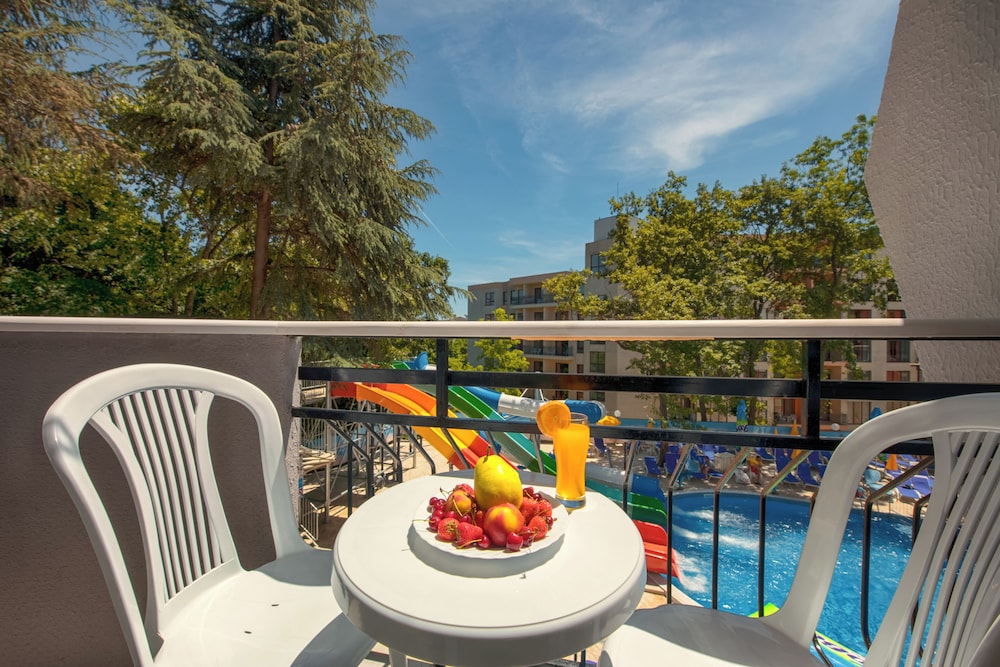 Prestige Deluxe Hotel & Aquapark Club - All Inclusive — Attractions for children in Golden Sands, Varna Region