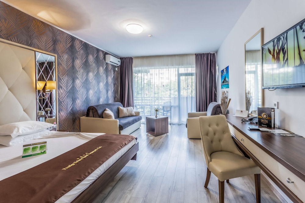 Prestige Deluxe Hotel & Aquapark Club - All Inclusive — Hotel rooms in Golden Sands, Varna Region