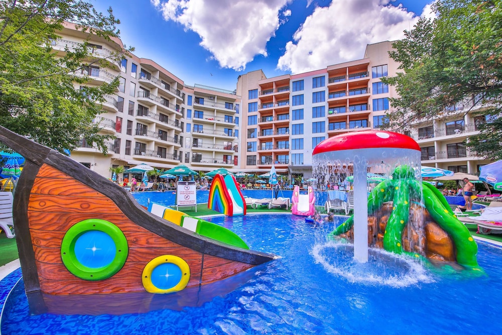 Prestige Deluxe Hotel & Aquapark Club - All Inclusive — Attractions for children in Golden Sands, Varna Region