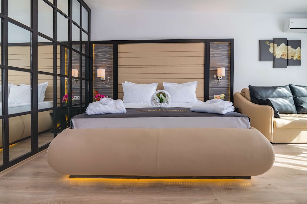 Prestige Deluxe Hotel & Aquapark Club - All Inclusive — Hotel rooms in Golden Sands, Varna Region
