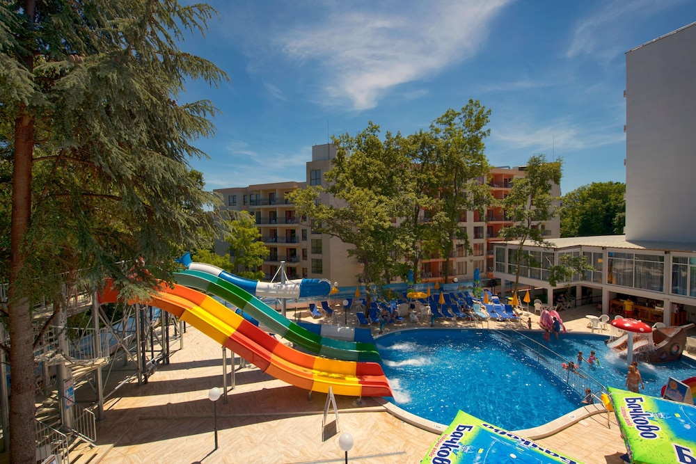 Prestige Deluxe Hotel & Aquapark Club - All Inclusive — Attractions for children in Golden Sands, Varna Region