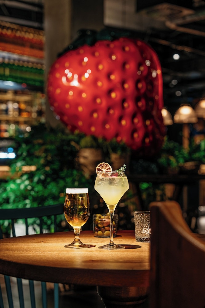 Ruby Molly Hotel Dublin by IHG — Restaurant & bars in Dublin, Dublin City