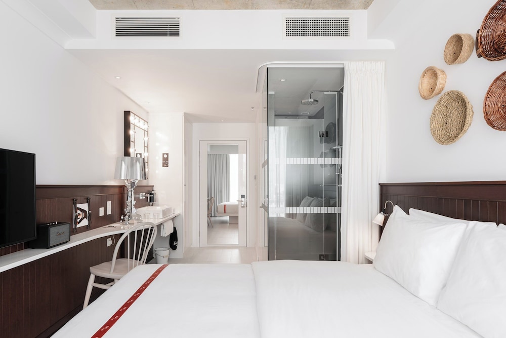 Ruby Molly Hotel Dublin by IHG — Hotel rooms in Dublin, Dublin City