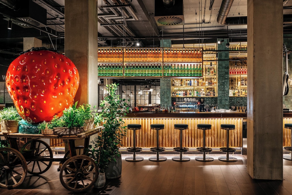 Ruby Molly Hotel Dublin by IHG — Restaurant & bars in Dublin, Dublin City