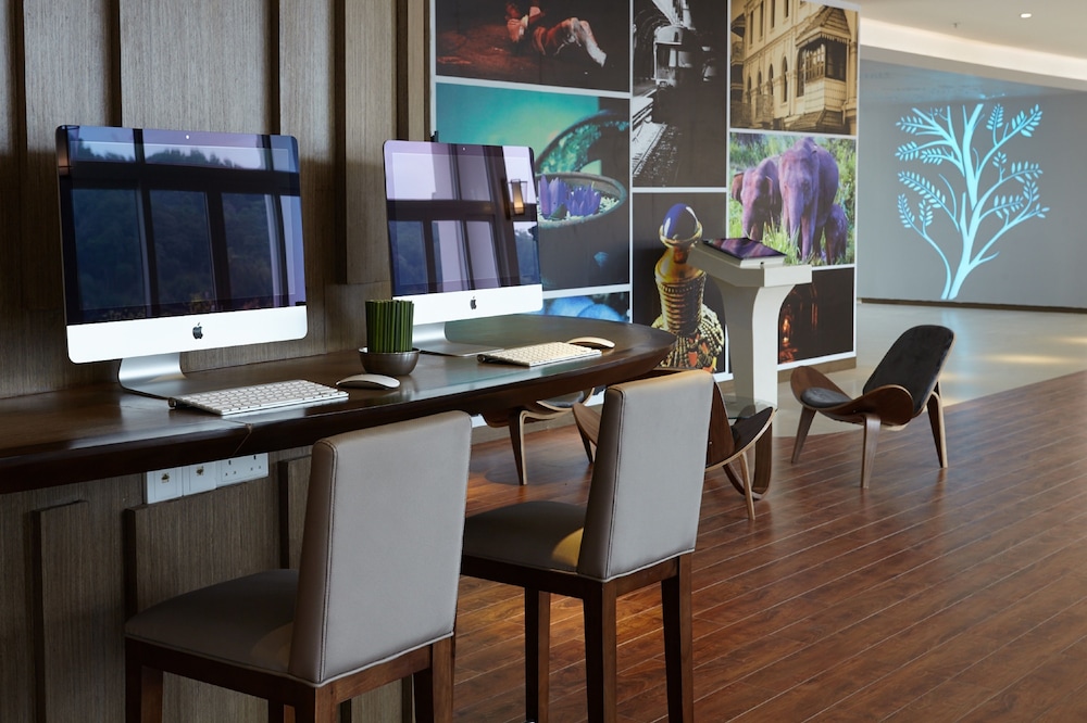 Radisson Hotel Kandy — Restaurant & bars in Kandy