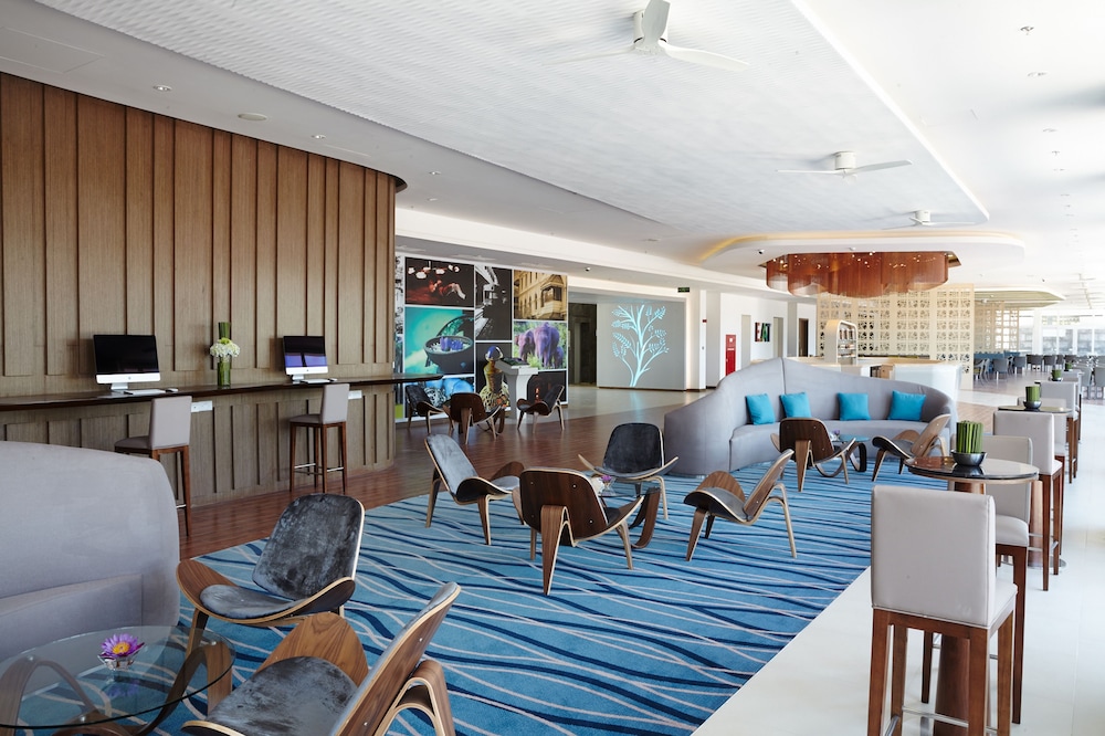 Radisson Hotel Kandy — Restaurant & bars in Kandy