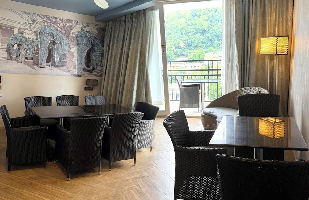 Radisson Hotel Kandy — Restaurant & bars in Kandy