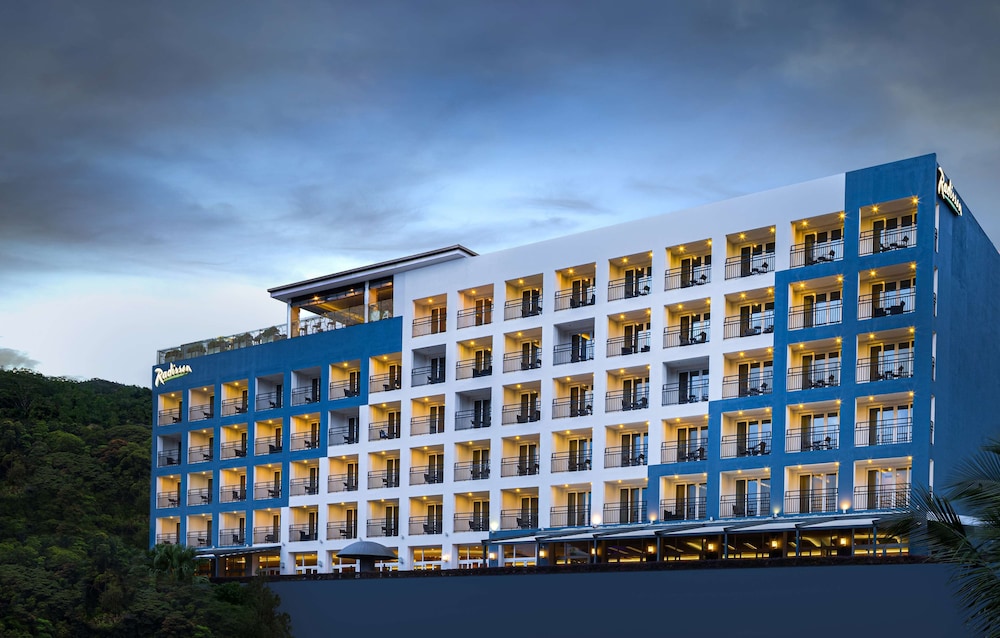 Radisson Hotel Kandy — Hotel building in Kandy
