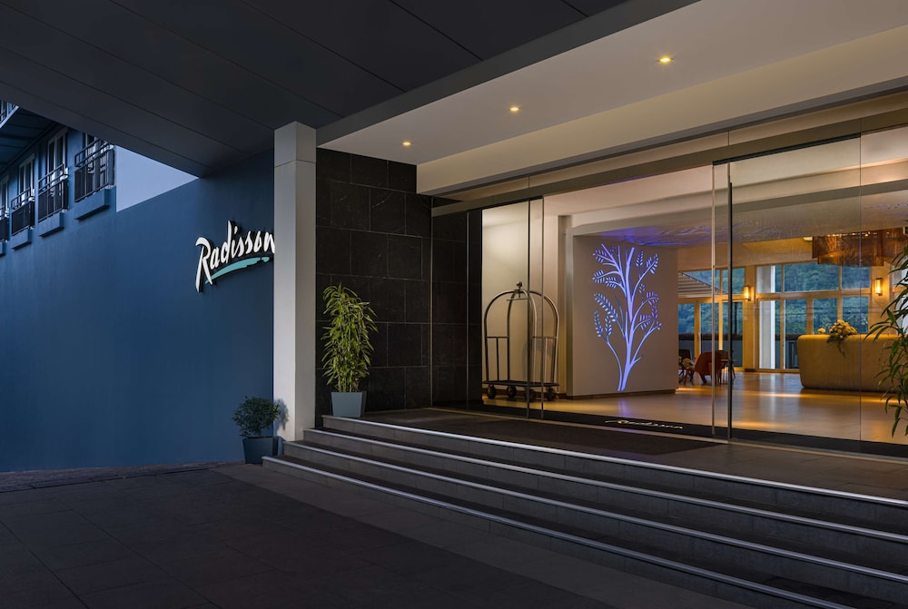 Radisson Hotel Kandy — Hotel building in Kandy