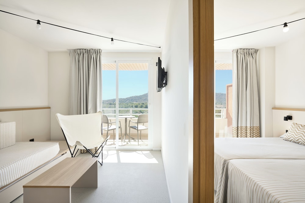 tent Calvia Beach — Rooms in Magaluf, Balearic Islands