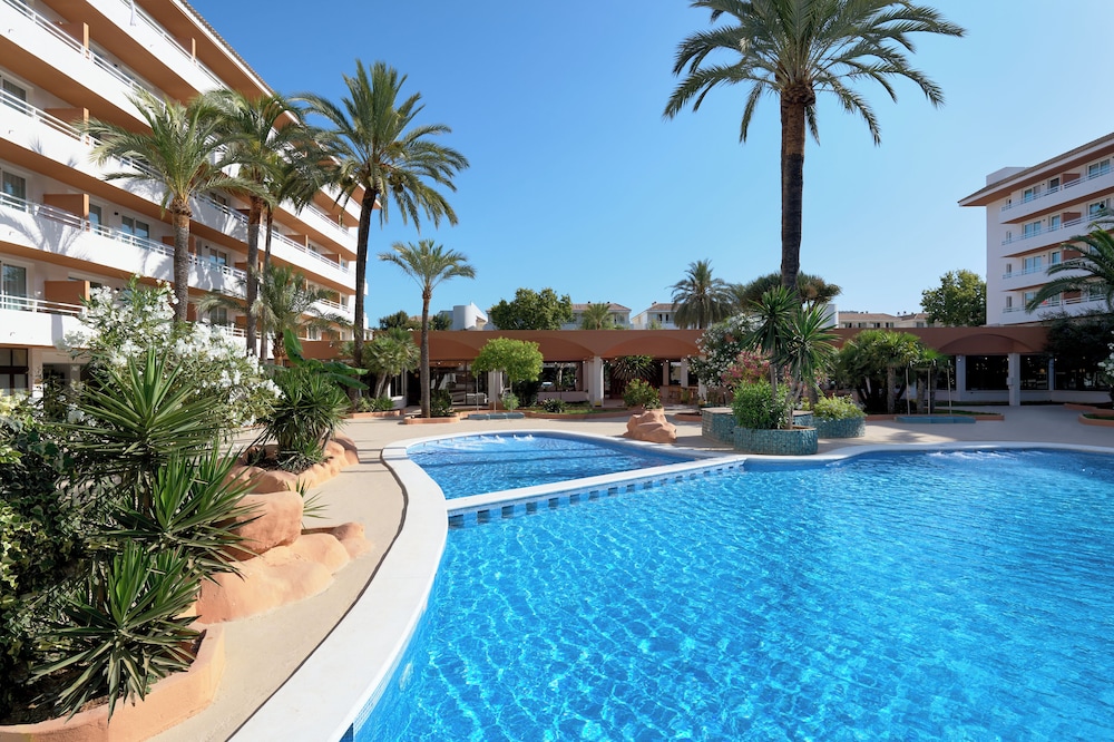 tent Calvia Beach — Pool in Magaluf, Balearic Islands