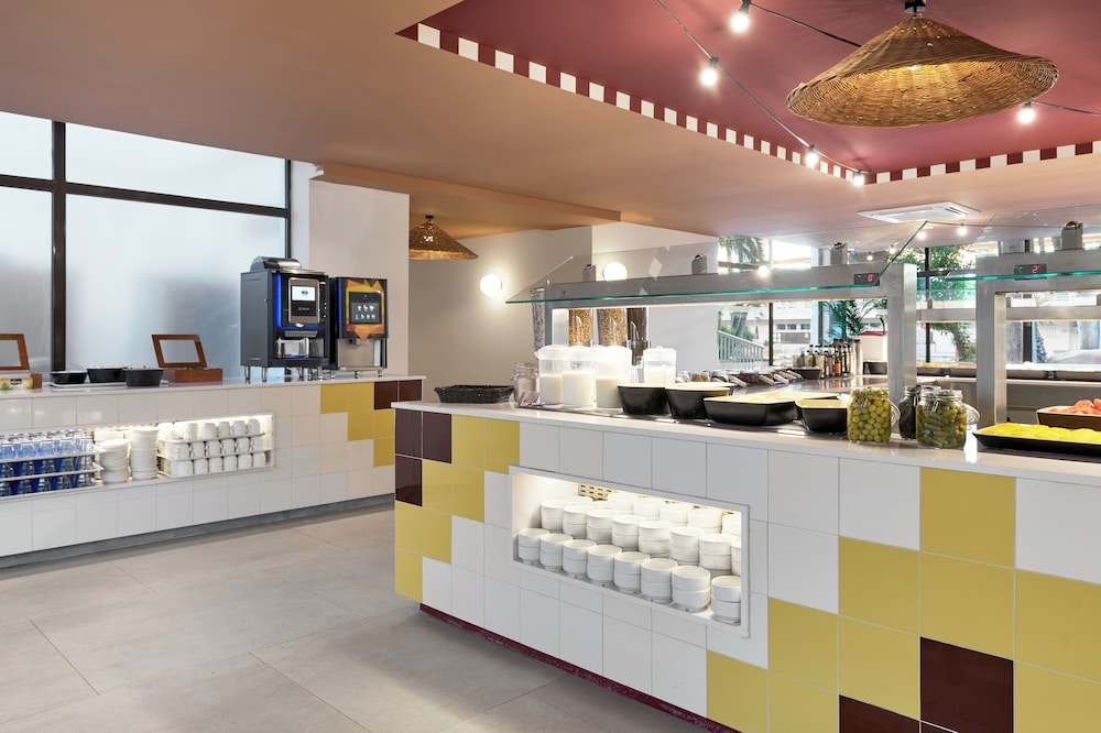 tent Calvia Beach — Restaurant in Magaluf, Balearic Islands