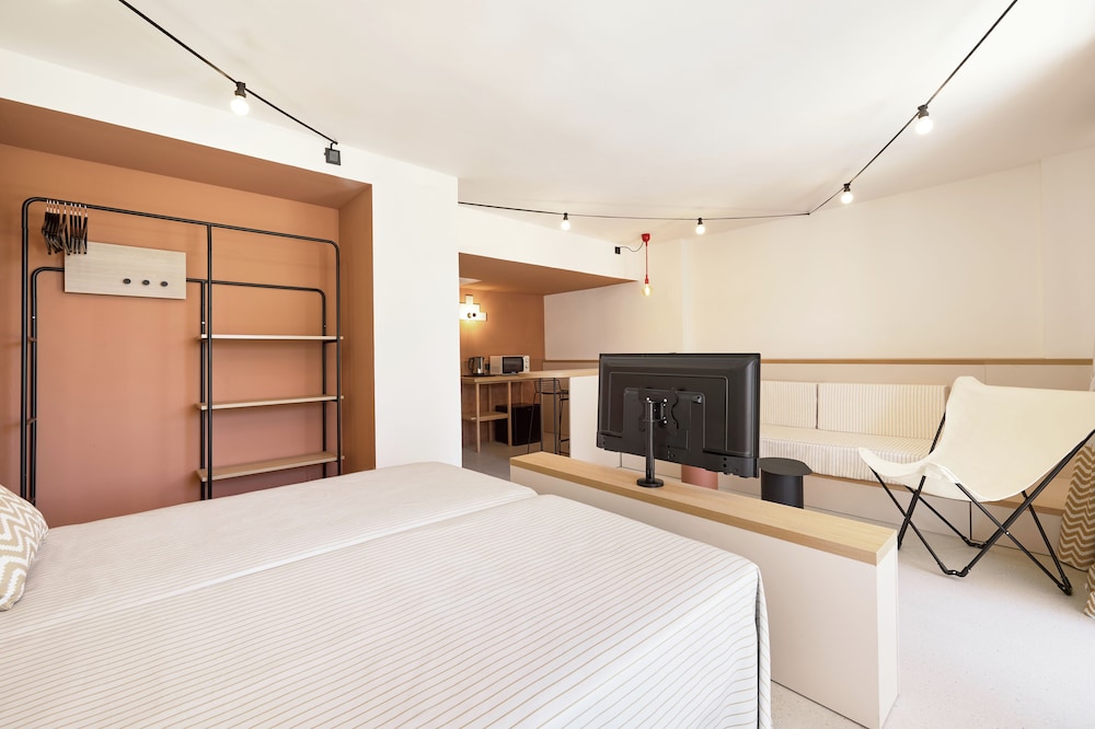 tent Calvia Beach — Rooms in Magaluf, Balearic Islands