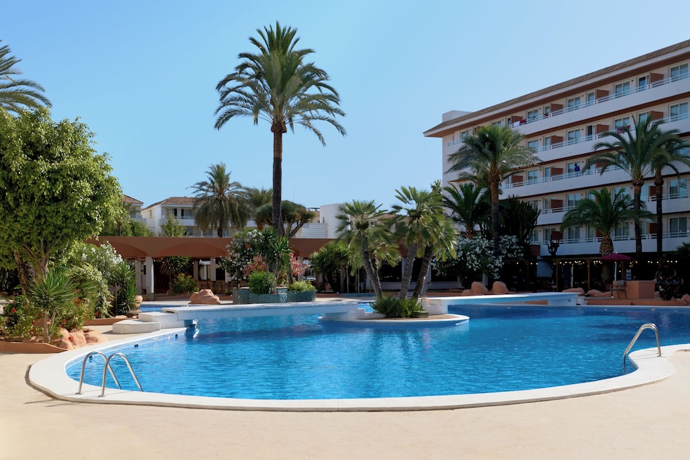 tent Calvia Beach — Pool in Magaluf, Balearic Islands