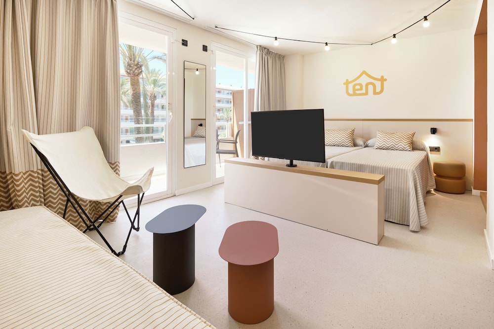 tent Calvia Beach — Rooms in Magaluf, Balearic Islands