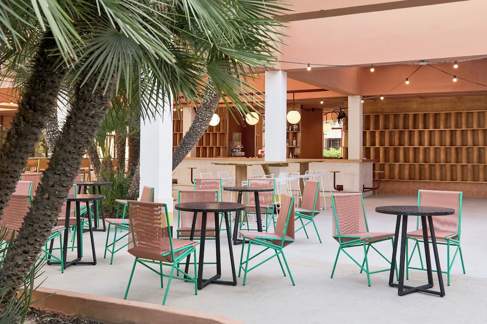 tent Calvia Beach — Restaurant in Magaluf, Balearic Islands