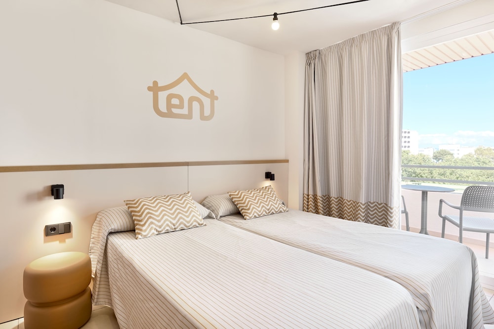 tent Calvia Beach — Rooms in Magaluf, Balearic Islands