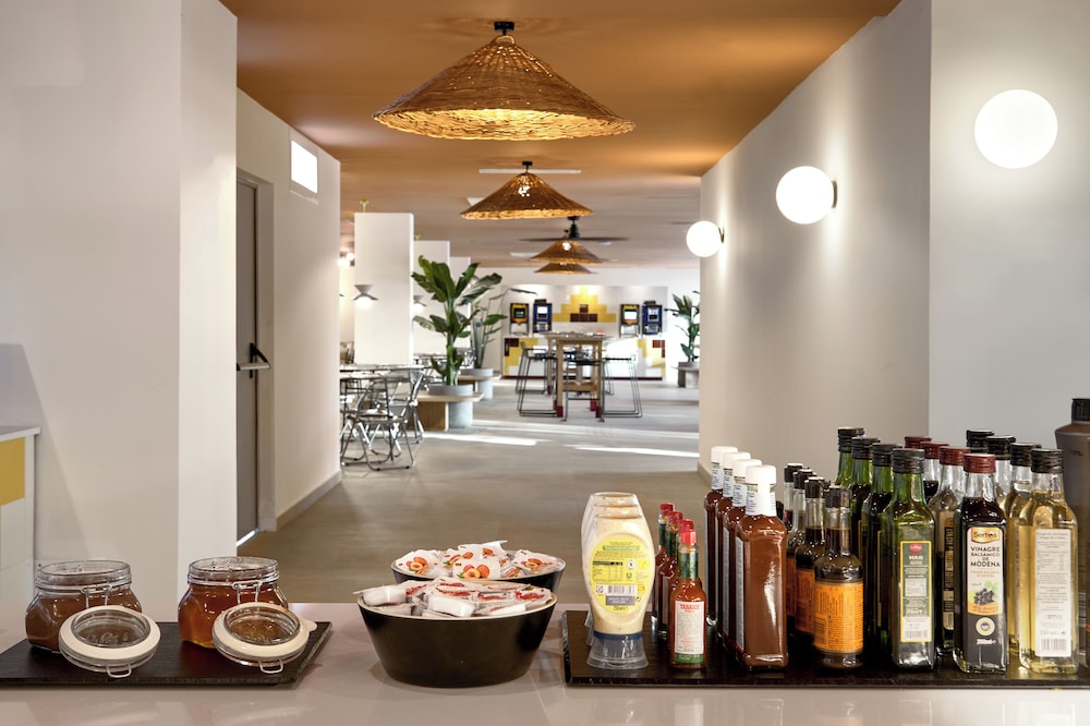 tent Calvia Beach — Restaurant in Magaluf, Balearic Islands