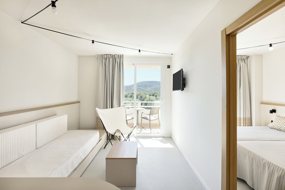 tent Calvia Beach — Rooms in Magaluf, Balearic Islands