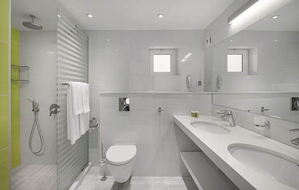 Forest Beach Hotel — Hotel rooms in Primorsko, Burgas Region