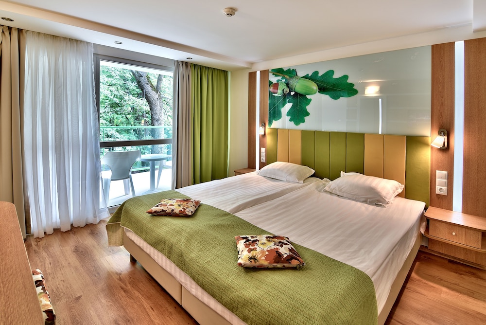 Forest Beach Hotel — Hotel rooms in Primorsko, Burgas Region
