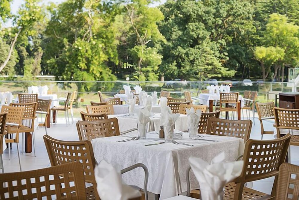 Forest Beach Hotel — Restaurant & bars in Primorsko, Burgas Region