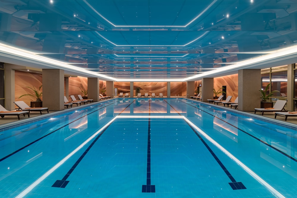 Palace Hotel - Sunny Day Resort — Swimming pool in Varna, Varna Region