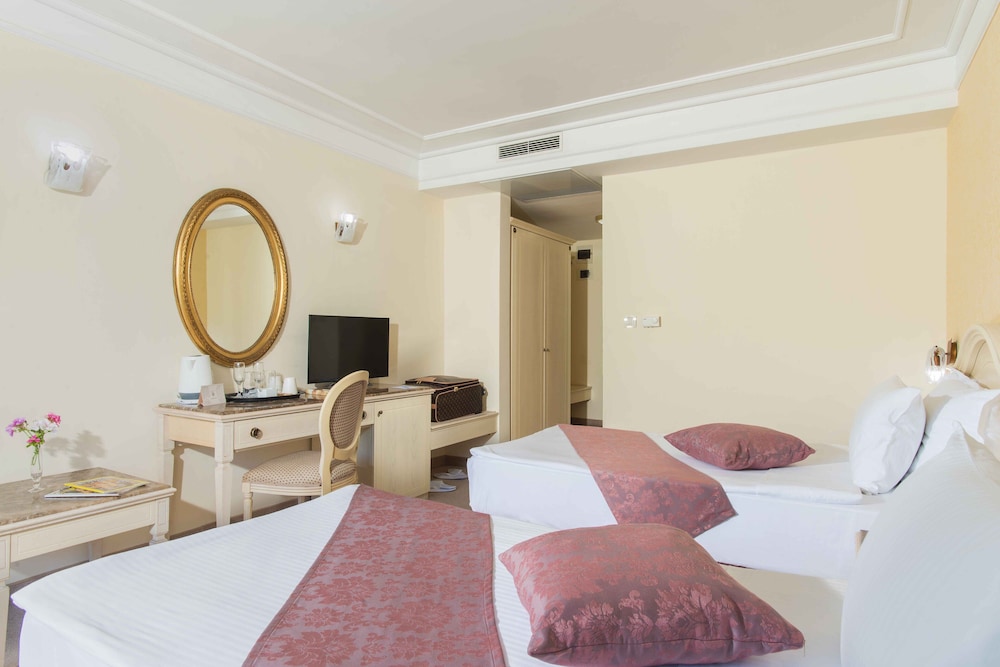 Palace Hotel - Sunny Day Resort — Hotel rooms in Varna, Varna Region