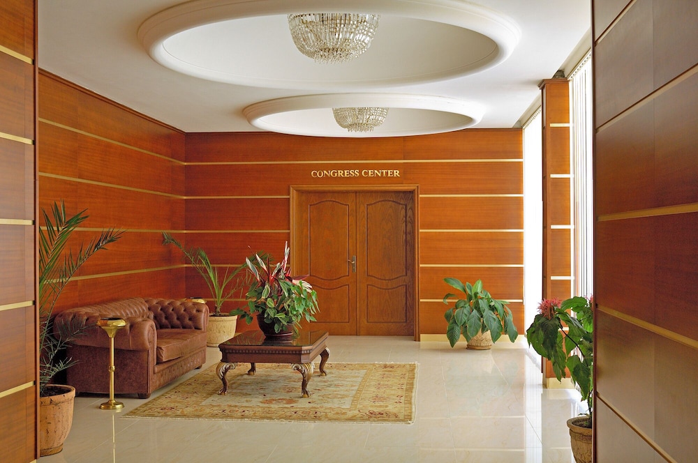 Palace Hotel - Sunny Day Resort — Hotel building in Varna, Varna Region