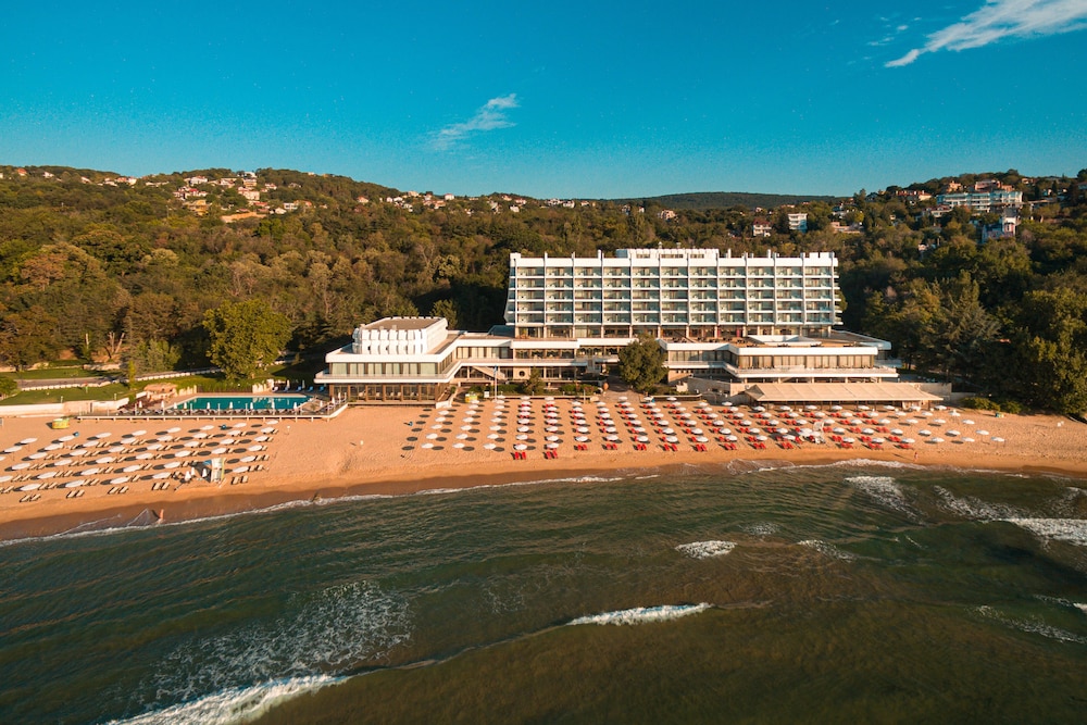 Palace Hotel - Sunny Day Resort — Beach in Varna, Varna Region