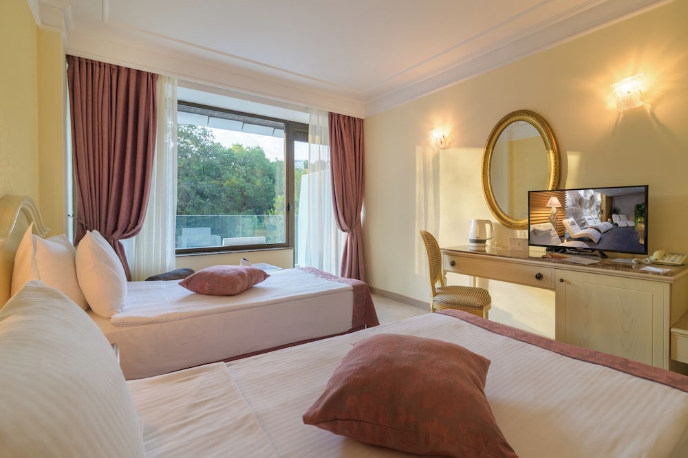 Palace Hotel - Sunny Day Resort — Hotel rooms in Varna, Varna Region
