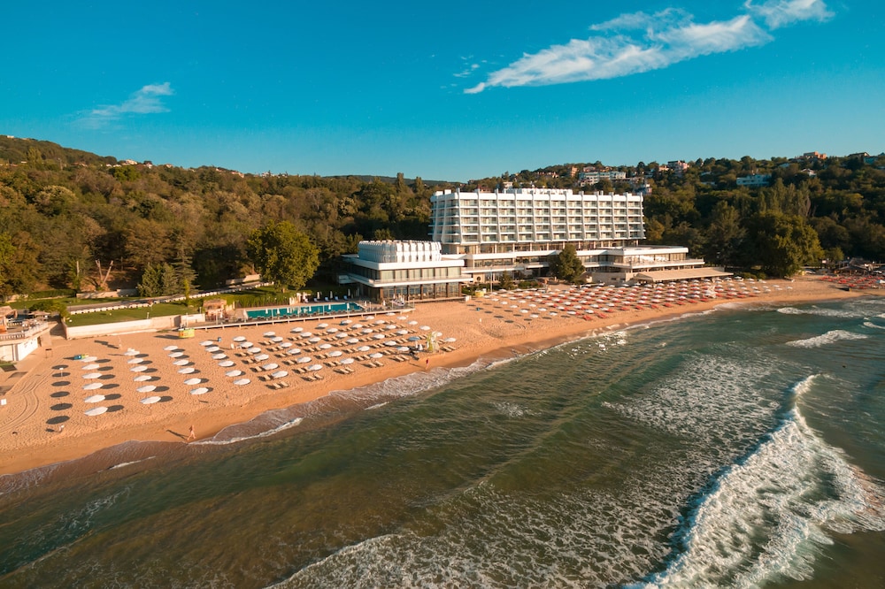 Palace Hotel - Sunny Day Resort — Beach in Varna, Varna Region