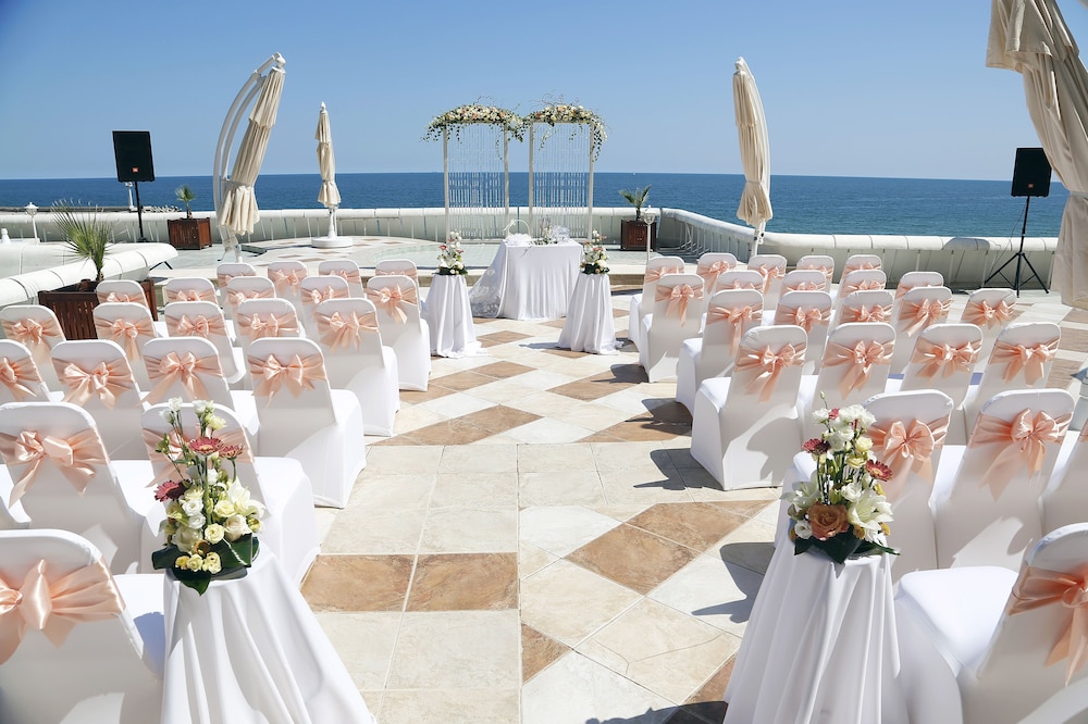 Palace Hotel - Sunny Day Resort — Hotel building in Varna, Varna Region