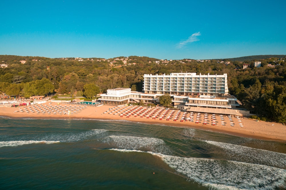 Palace Hotel - Sunny Day Resort — Beach in Varna, Varna Region