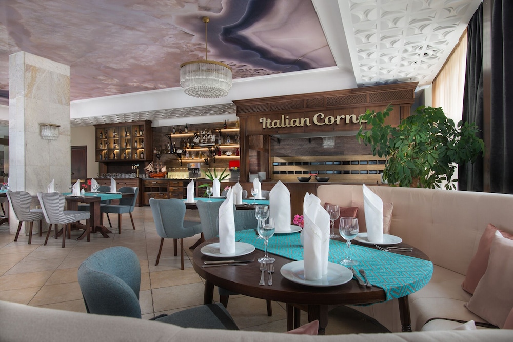 Palace Hotel - Sunny Day Resort — Restaurant & bars in Varna, Varna Region