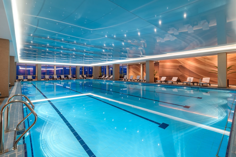 Palace Hotel - Sunny Day Resort — Swimming pool in Varna, Varna Region