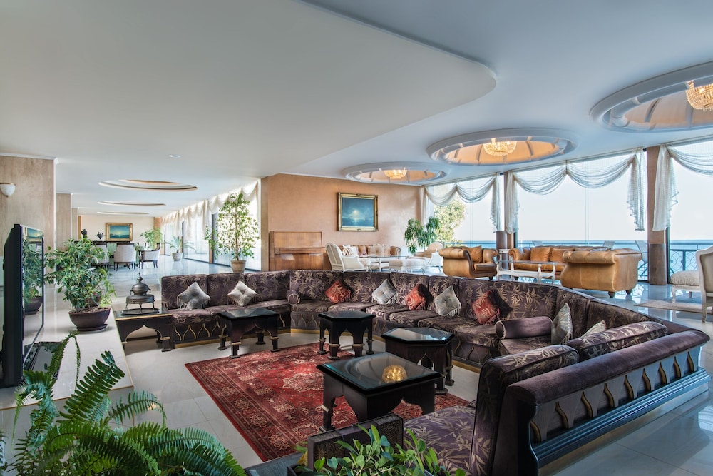 Palace Hotel - Sunny Day Resort — Hotel building in Varna, Varna Region