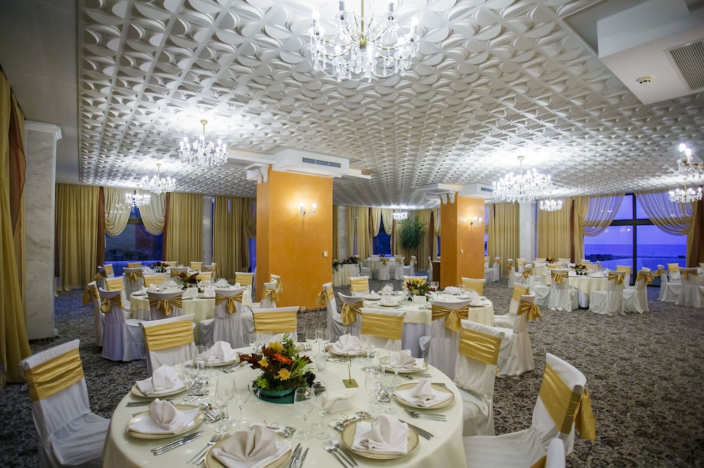Palace Hotel - Sunny Day Resort — Restaurant & bars in Varna, Varna Region