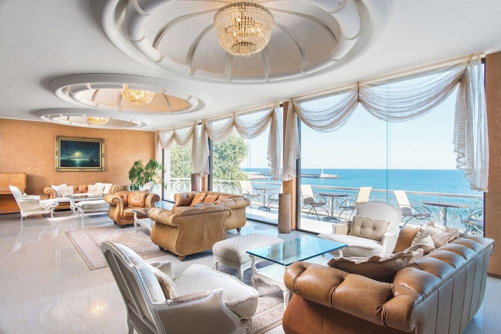 Palace Hotel - Sunny Day Resort — Hotel rooms in Varna, Varna Region