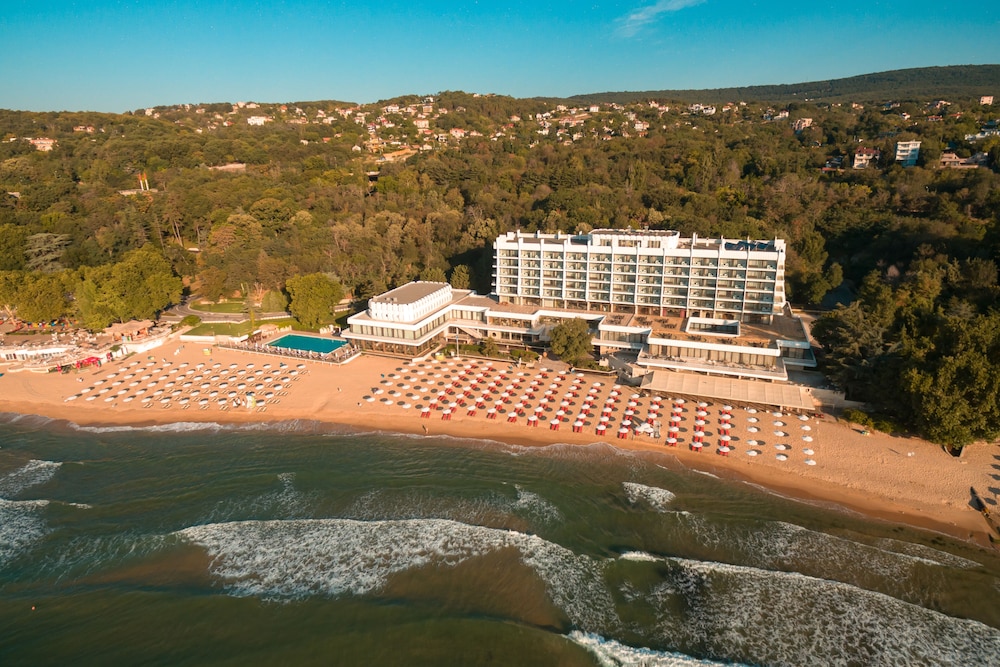 Palace Hotel - Sunny Day Resort — Beach in Varna, Varna Region