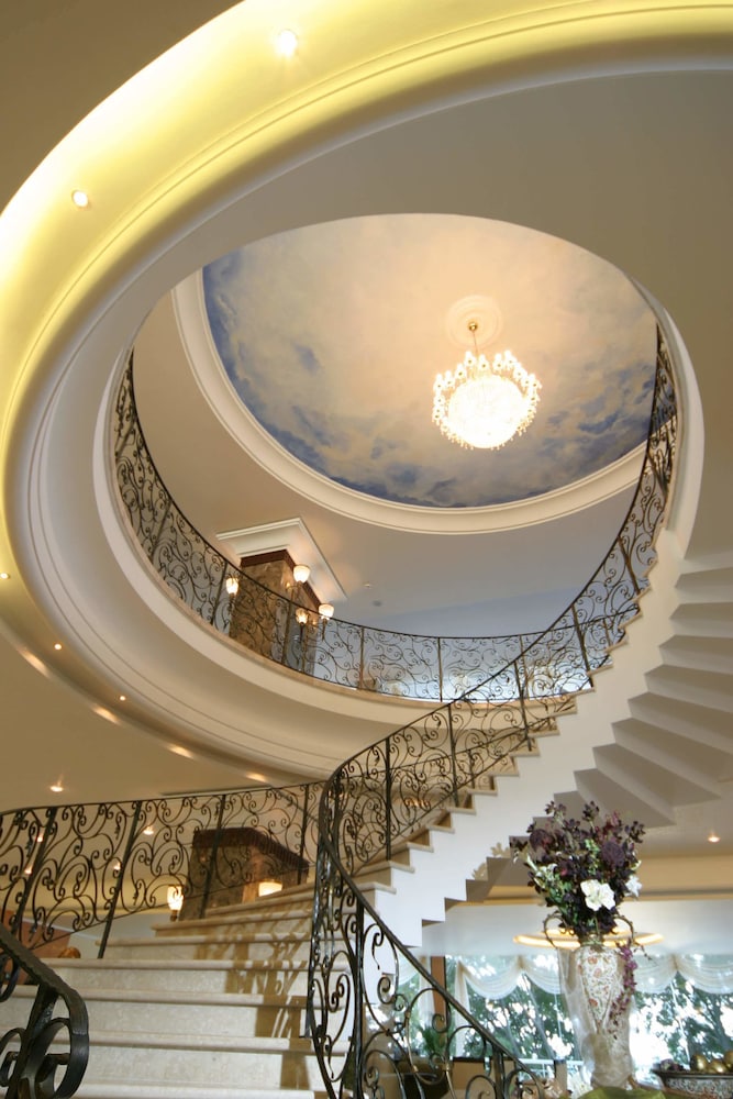 Palace Hotel - Sunny Day Resort — Hotel building in Varna, Varna Region