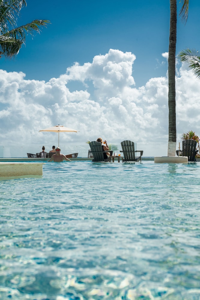 The Beachfront by The Fives Hotels - A la Carte All Inclusive Adults Only — Swimming pool in Playa del Carmen, Quintana Roo