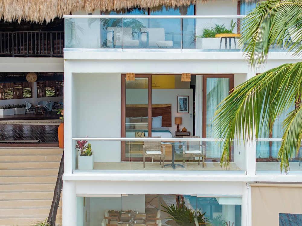 The Beachfront by The Fives Hotels - A la Carte All Inclusive Adults Only — Hotel building in Playa del Carmen, Quintana Roo