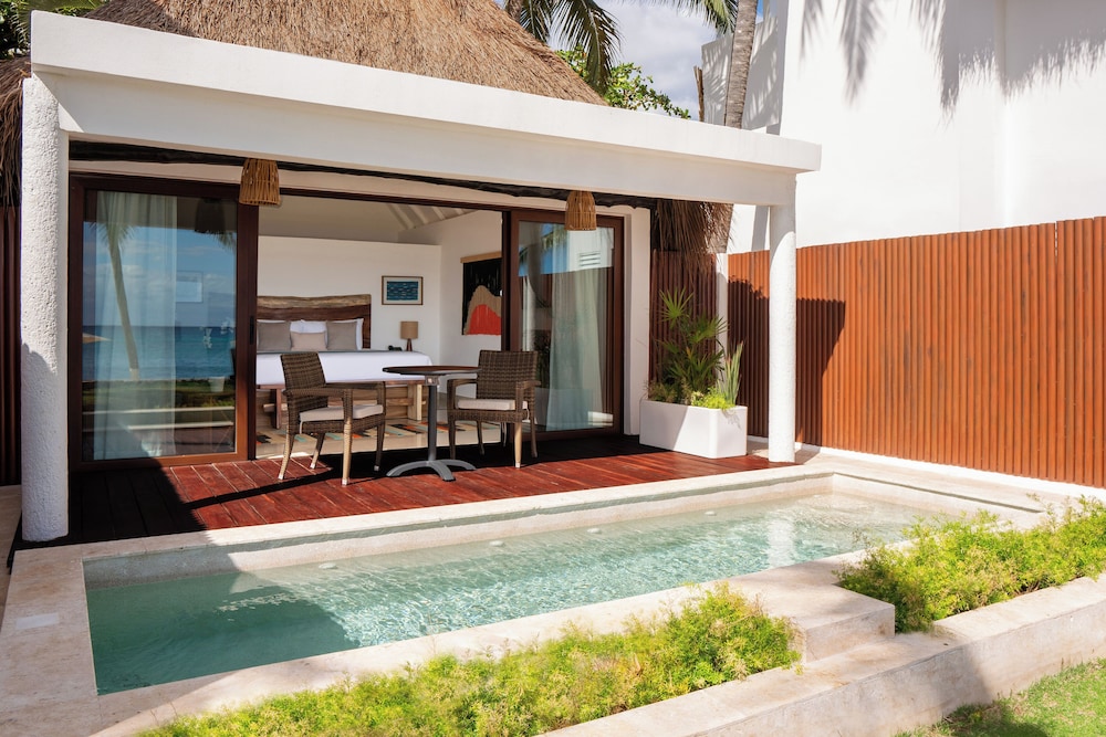 The Beachfront by The Fives Hotels - A la Carte All Inclusive Adults Only — Hotel rooms in Playa del Carmen, Quintana Roo