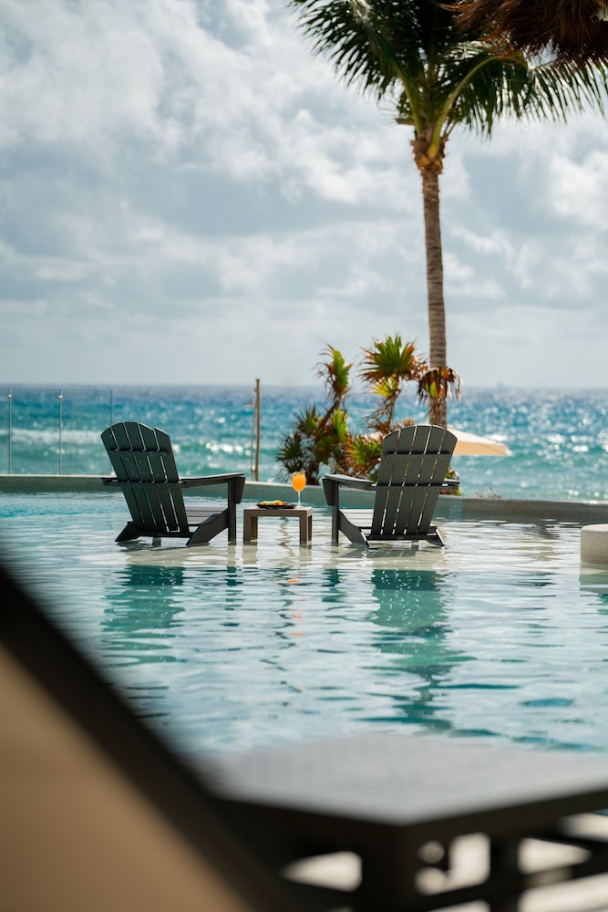 The Beachfront by The Fives Hotels - A la Carte All Inclusive Adults Only — Swimming pool in Playa del Carmen, Quintana Roo
