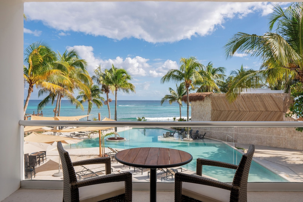 The Beachfront by The Fives Hotels - A la Carte All Inclusive Adults Only — Swimming pool in Playa del Carmen, Quintana Roo